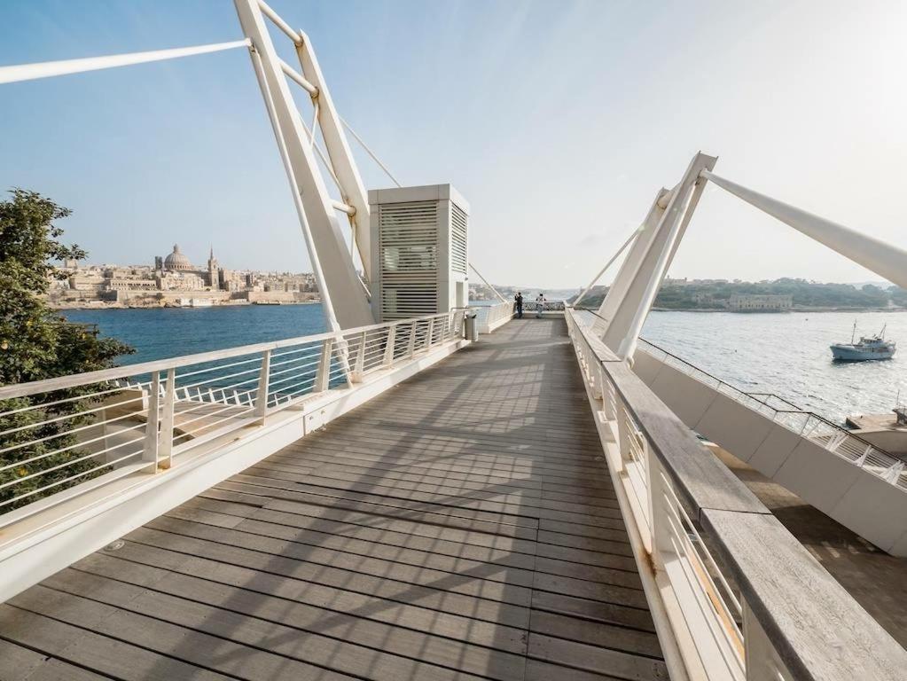 Marvellous Apartment With Valletta And Harbour Views Sliema Exterior photo