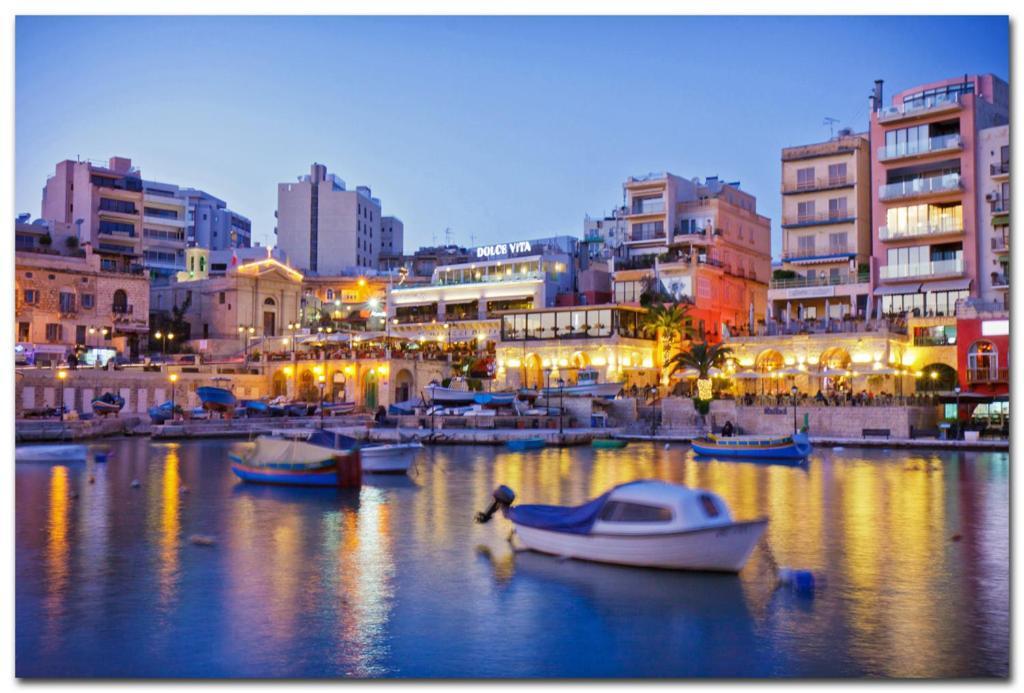 Marvellous Apartment With Valletta And Harbour Views Sliema Exterior photo