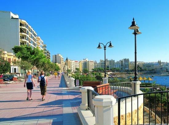 Marvellous Apartment With Valletta And Harbour Views Sliema Exterior photo